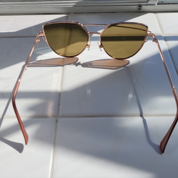 4/$25 Pink reflective sunnies - Picture 8 of 9